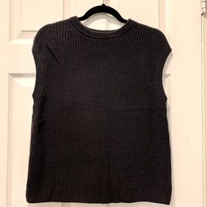 Crew neck vest from Uniqlo